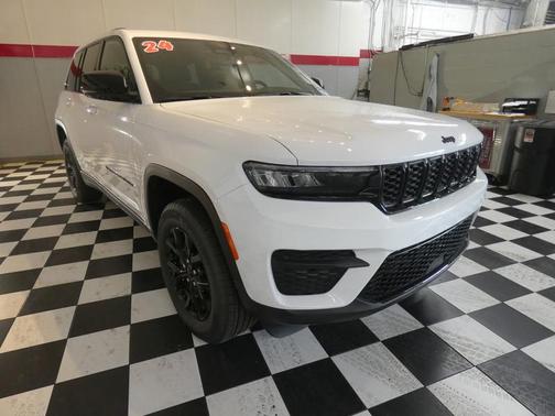 2024 Jeep Grand Cherokee Laredo