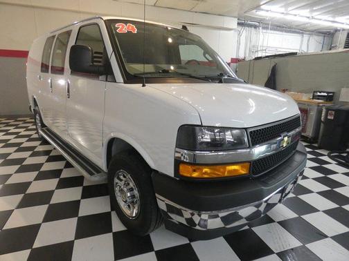 2024 Chevrolet Express 2500 Work Van