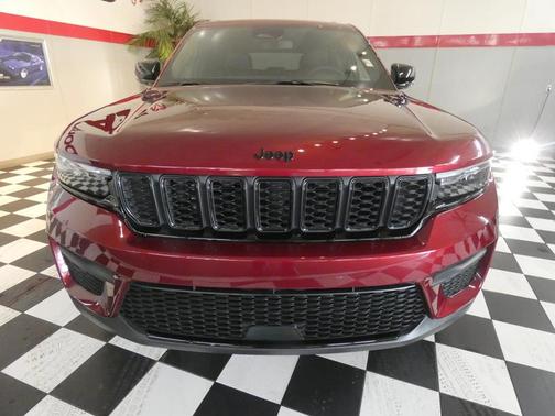 2024 Jeep Grand Cherokee Laredo