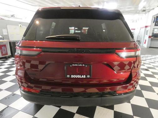2024 Jeep Grand Cherokee Laredo