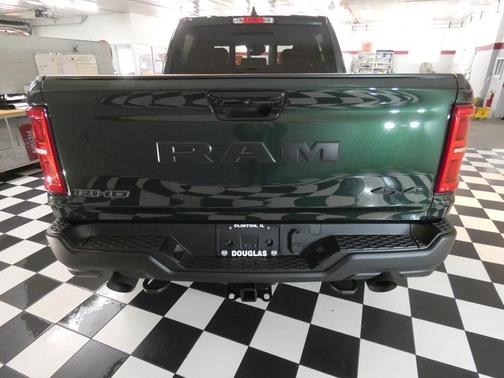 Serrano Red 2026 RAM 1500 RHO