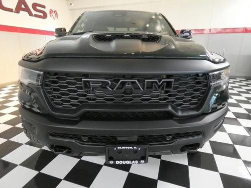 Serrano Red 2026 RAM 1500 RHO