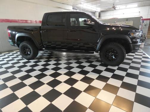 Diamond Black 2026 RAM 1500 RHO