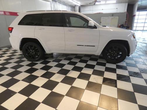 2019 Jeep Grand Cherokee Laredo