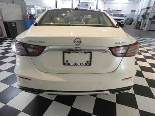 2023 Nissan Maxima Platinum
