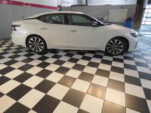 2023 Nissan Maxima Platinum