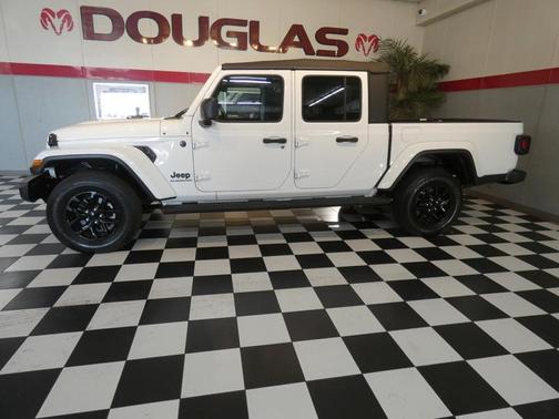 2022 Jeep Gladiator Sport