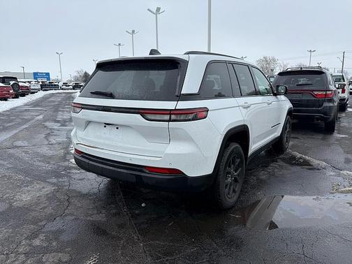 2024 Jeep Grand Cherokee Laredo
