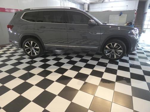 2025 Volkswagen Atlas 2.0T SEL Premium R-Line