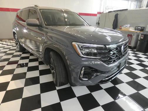 2025 Volkswagen Atlas 2.0T SEL Premium R-Line