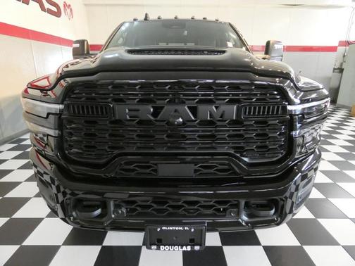 Diamond Black 2026 RAM 3500 Limited