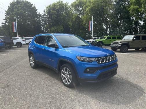 2022 Jeep Compass Latitude Lux
