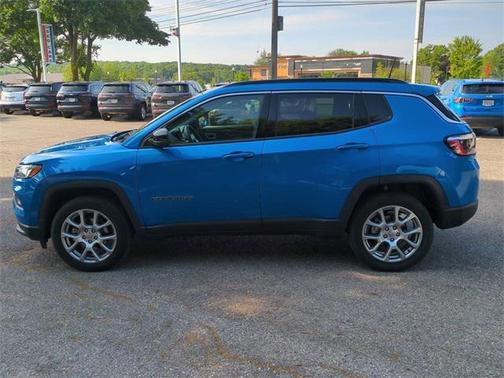 2022 Jeep Compass Latitude Lux