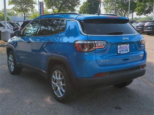 2022 Jeep Compass Latitude Lux