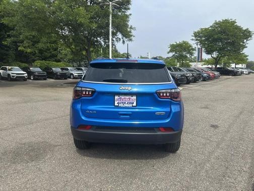 2022 Jeep Compass Latitude Lux