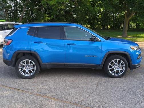 2022 Jeep Compass Latitude Lux