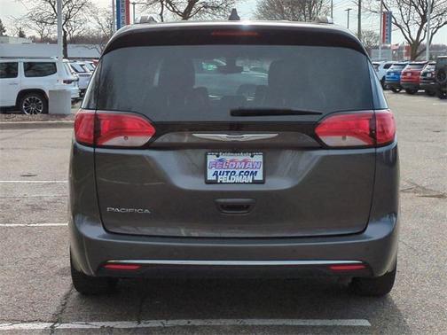 2018 Chrysler Pacifica Touring-L Plus