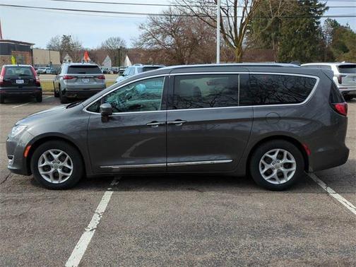 2018 Chrysler Pacifica Touring-L Plus