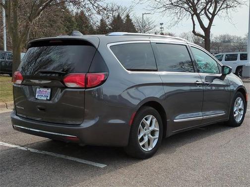 2018 Chrysler Pacifica Touring-L Plus