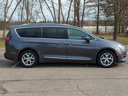 2018 Chrysler Pacifica Touring-L Plus