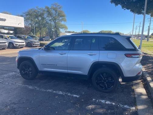2023 Jeep Grand Cherokee Altitude