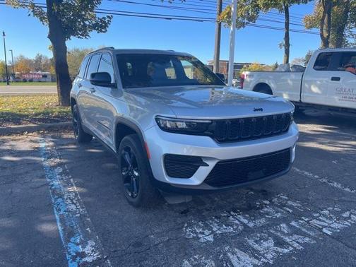 2023 Jeep Grand Cherokee Altitude