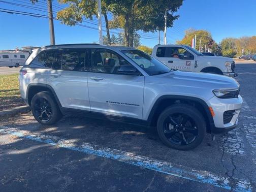 2023 Jeep Grand Cherokee Altitude