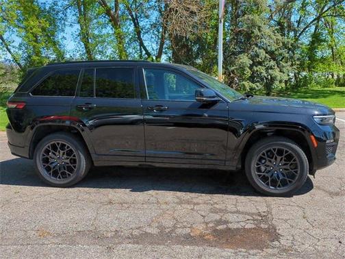 2025 Jeep Grand Cherokee Summit