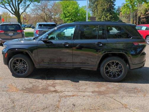 2025 Jeep Grand Cherokee Summit
