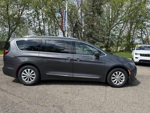 2018 Chrysler Pacifica Touring-L Plus