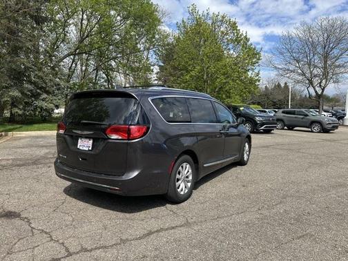 2018 Chrysler Pacifica Touring-L Plus
