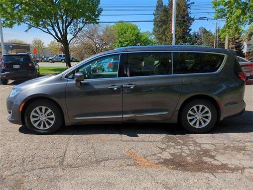 2018 Chrysler Pacifica Touring-L Plus