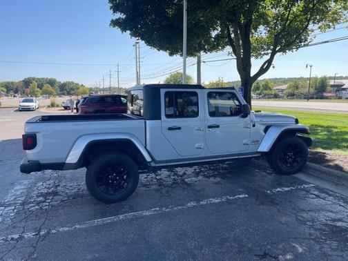 2023 Jeep Gladiator Overland