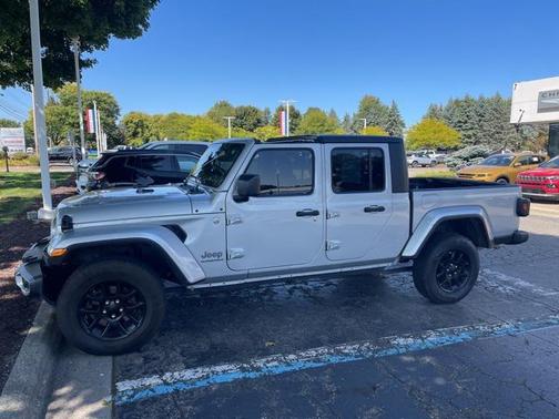 2023 Jeep Gladiator Overland