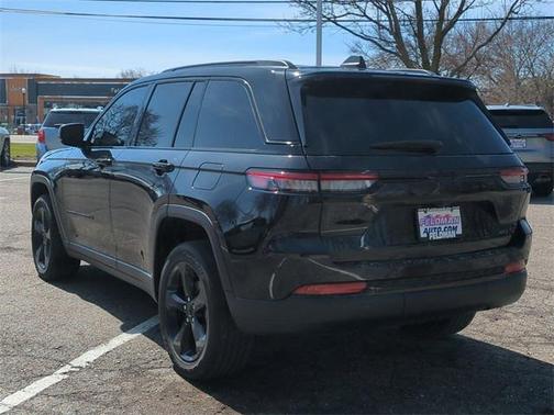 2022 Jeep Grand Cherokee Altitude