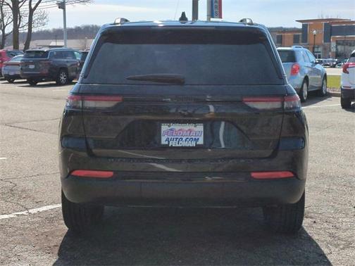 2022 Jeep Grand Cherokee Altitude