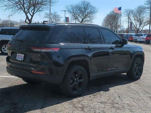 2022 Jeep Grand Cherokee Altitude