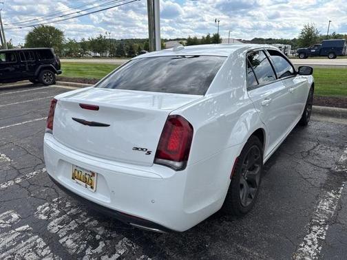 2022 Chrysler 300 S