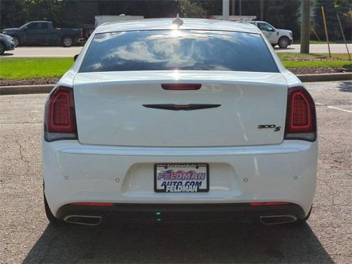 2022 Chrysler 300 S