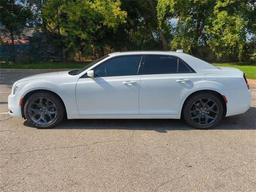 2022 Chrysler 300 S
