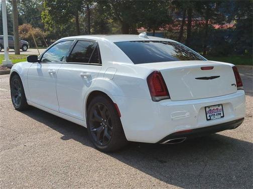2022 Chrysler 300 S