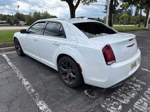 2022 Chrysler 300 S