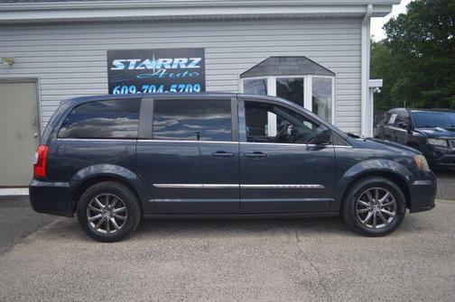 Black 2014 Chrysler Town & Country S