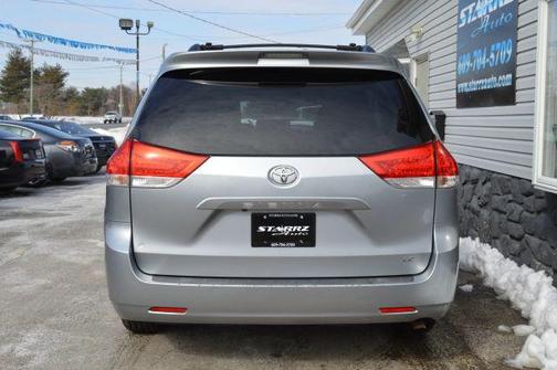 2011 Toyota Sienna LE