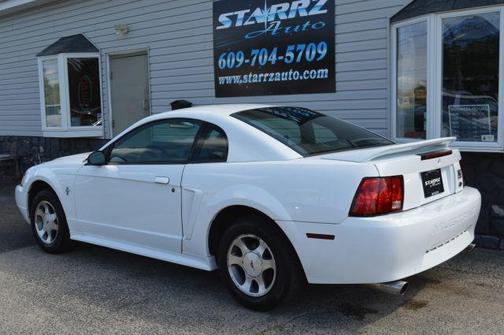 2000 Ford Mustang Base