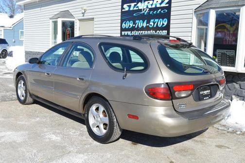2003 Ford Taurus SE