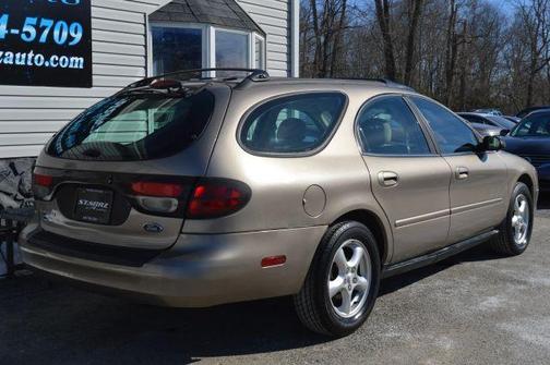 2003 Ford Taurus SE
