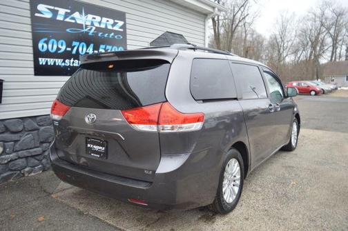 2011 Toyota Sienna XLE