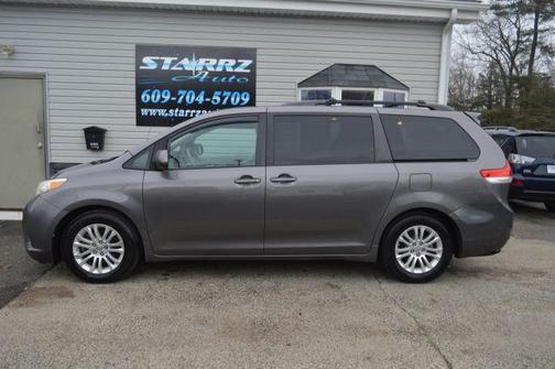2011 Toyota Sienna XLE