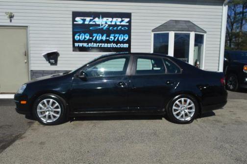 Black 2010 Volkswagen Jetta SE